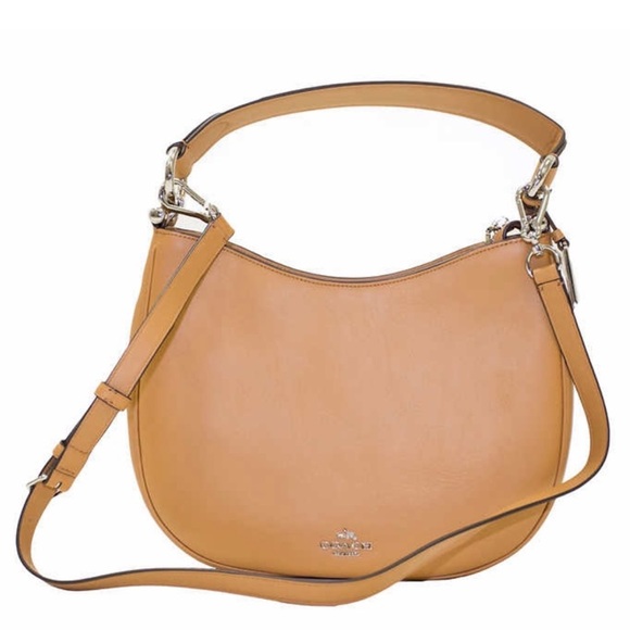 Coach Handbags - Coach Nomad Crossbody In Glovetanned Leather